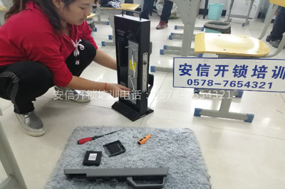 阿斯顿发嘎嘎电饭锅